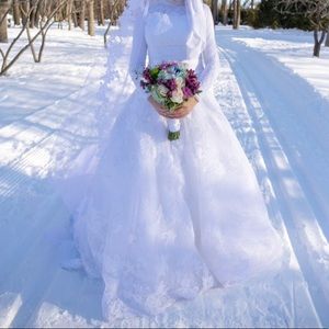 Pronovias LACE A-Line Wedding Dress